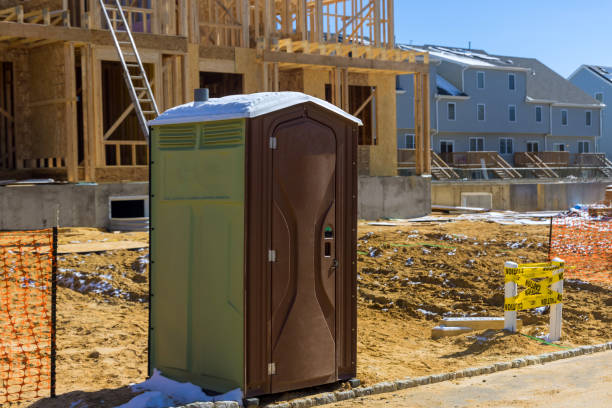Best Portable restroom trailer rental  in Monterey, TN